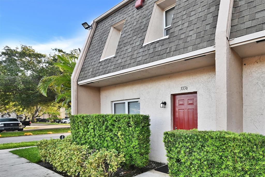 3336 Quail Close, Unit 1 Pompano Beach, FL 33064 - Photo 3 of 40