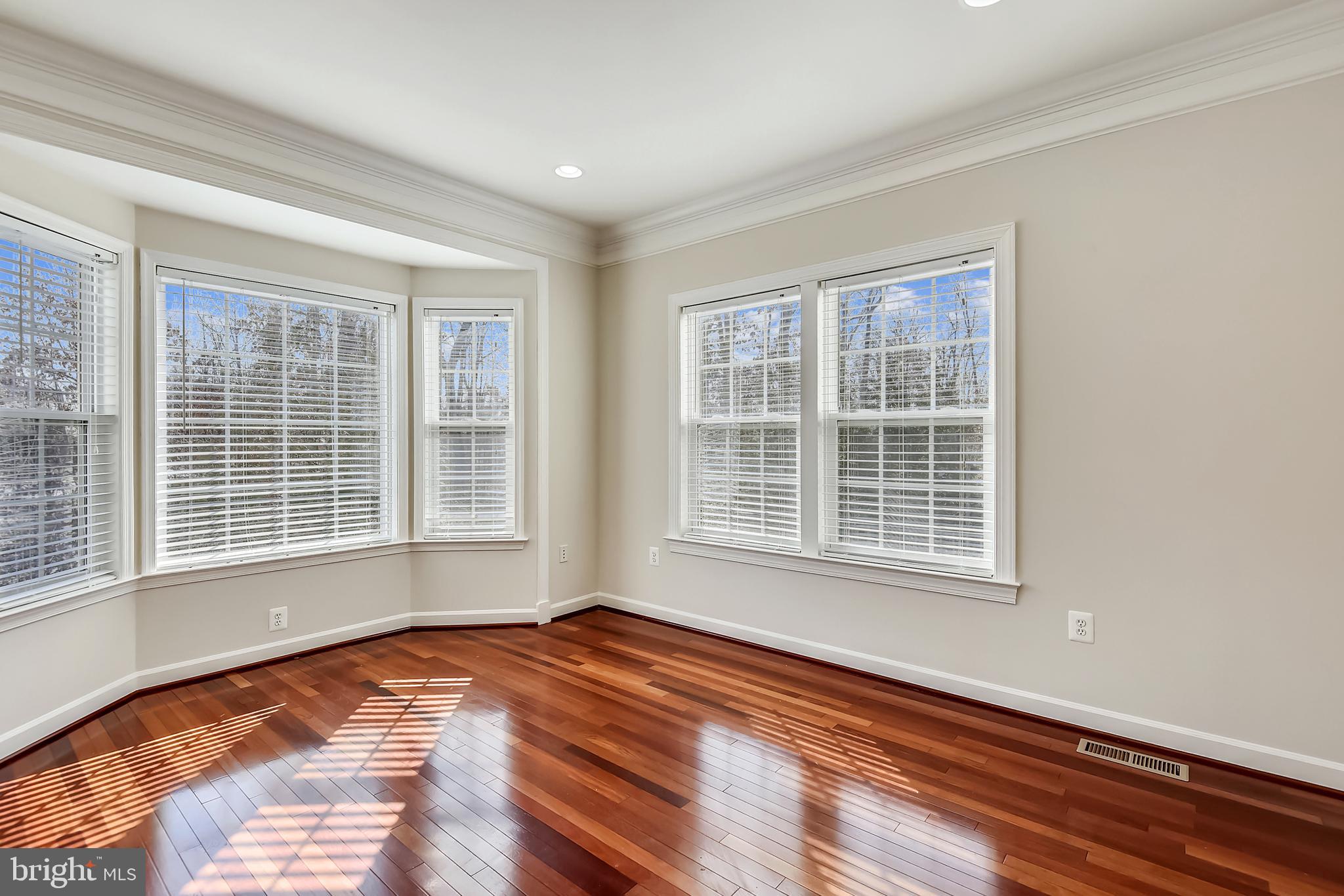 25171 Beach Place Chantilly, VA 20152 - Photo 15 of 71