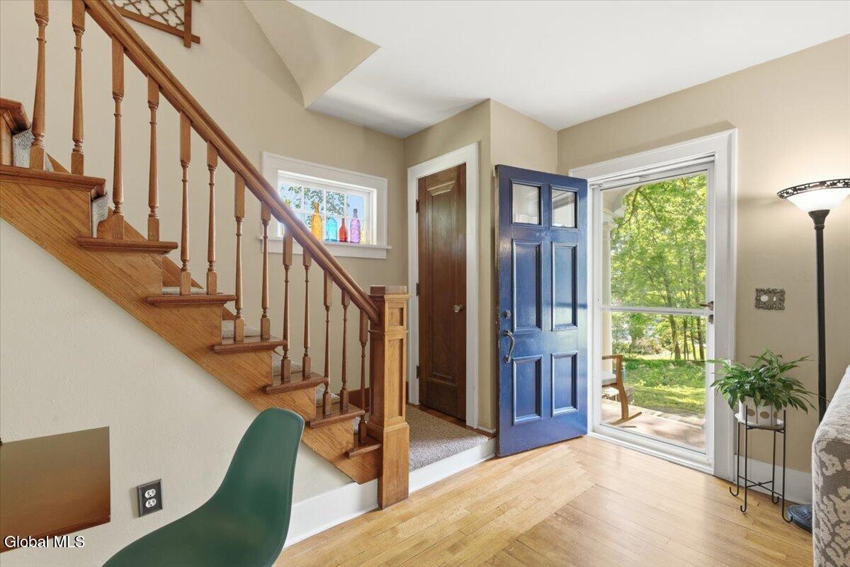 1505 Van Antwerp Road Niskayuna, NY 12309 - Photo 2 of 34 14-007_MW2_9603
