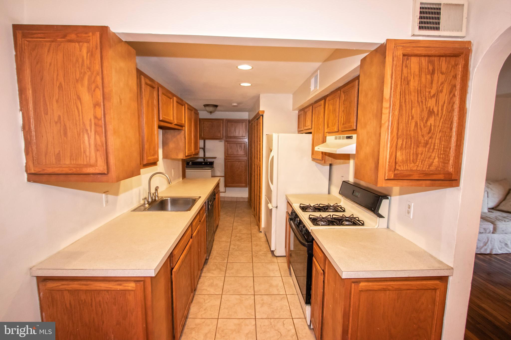 27 Lea Road New Castle, DE 19720 - Photo 7 of 14 Galley Kitchen