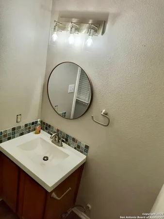 $1,699 | 10316 Artesia, Universal City, TX 78148