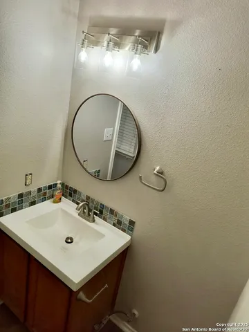 $1,699 | 10316 Artesia, Universal City, TX 78148