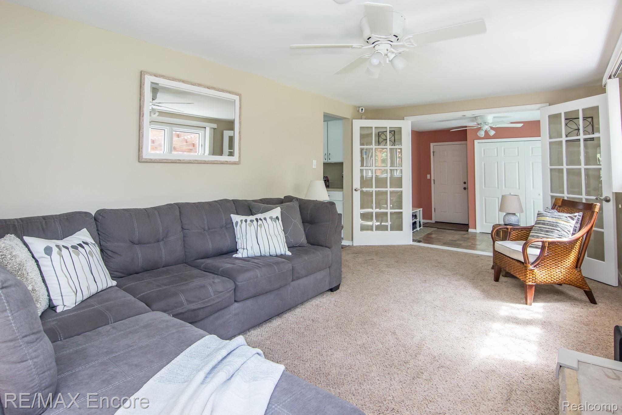 6015 Waldon Road Clarkston, MI 48346 - Photo 11 of 28 Family Room View 2