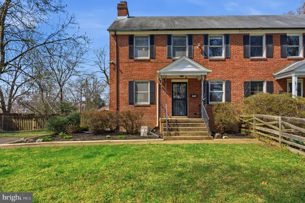 $3,150 | 3718 Farr Avenue, Fairfax, VA 22030