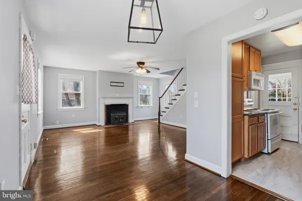 $3,150 | 3718 Farr Avenue, Fairfax, VA 22030