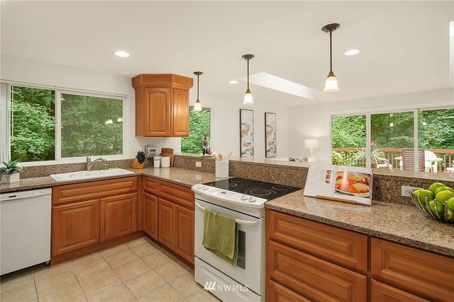 $857,000 | 4615 232nd Avenue Northeast, Redmond, WA 98053