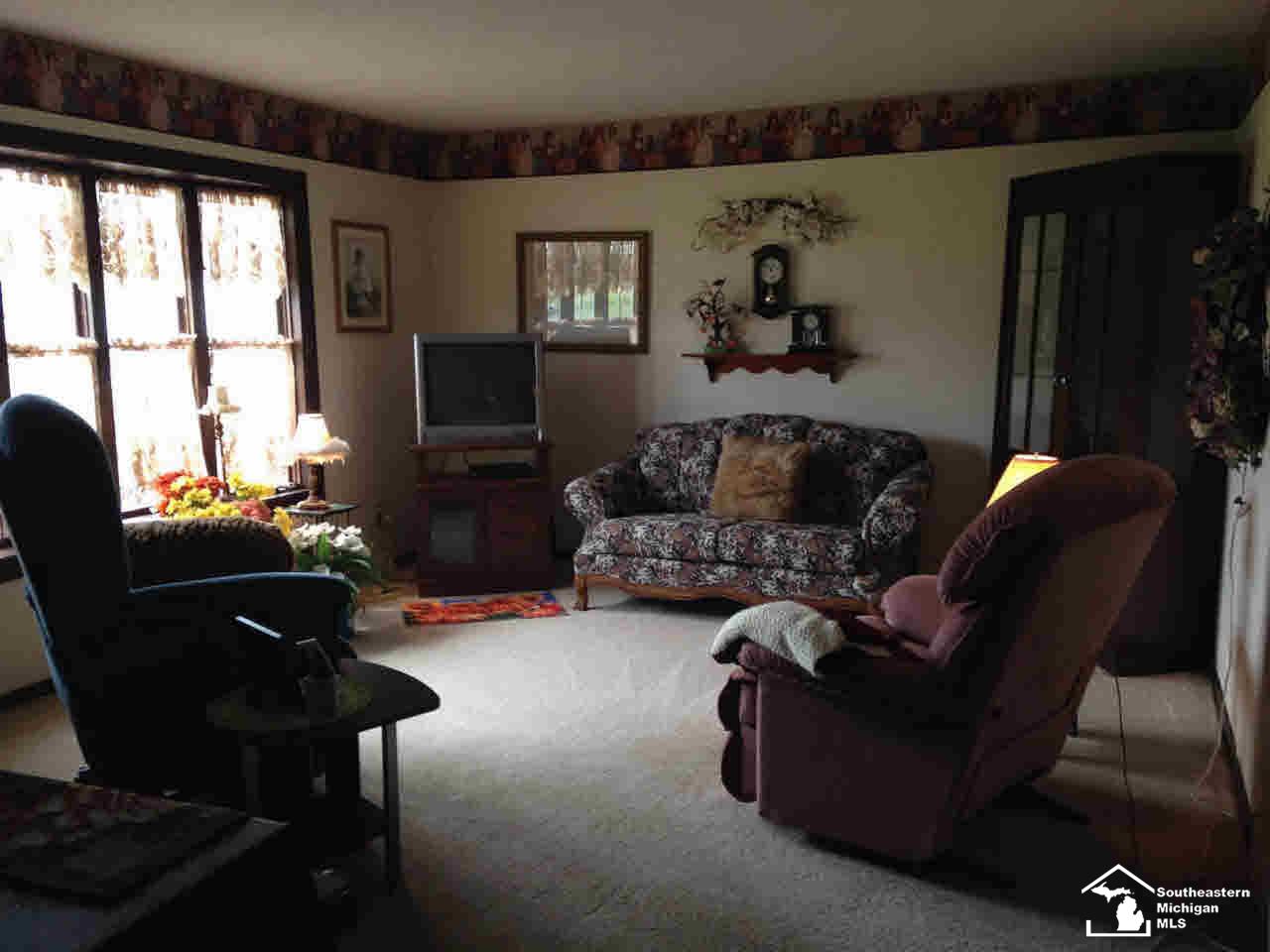 7408 Ida Center Road Ida, MI 48140 - Photo 6 of 14 20445433-5.JPG