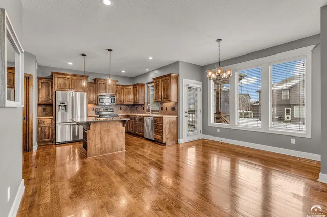 $600,000 | 21913 West 95th Terrace, Lenexa, KS 66220