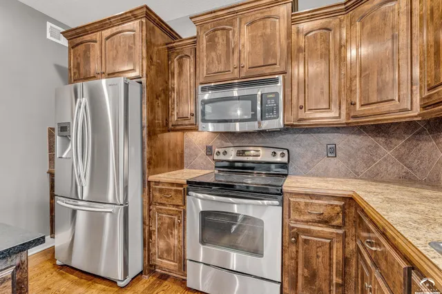 $600,000 | 21913 West 95th Terrace, Lenexa, KS 66220