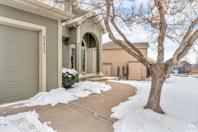 $600,000 | 21913 West 95th Terrace, Lenexa, KS 66220