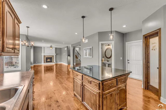 $600,000 | 21913 West 95th Terrace, Lenexa, KS 66220