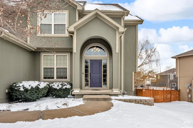 $600,000 | 21913 West 95th Terrace, Lenexa, KS 66220