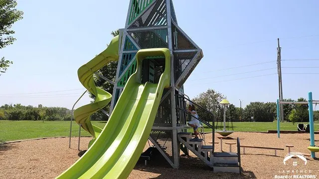 $600,000 | 21913 West 95th Terrace, Lenexa, KS 66220