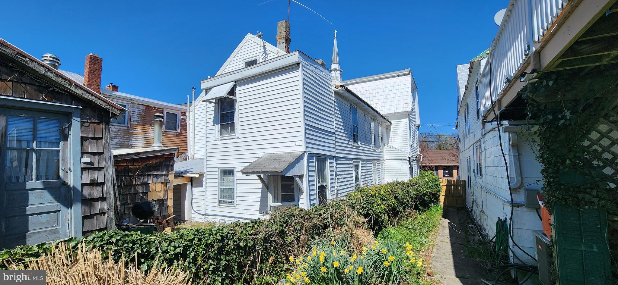 349 High Street Chestertown, MD 21620 - Photo 6 of 33 a view of a house with many windows