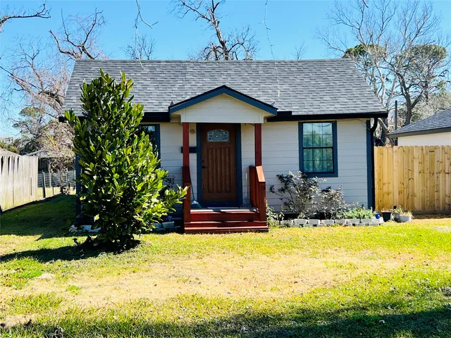 $140,000 | 309 Aycock Street, Clute, TX 77531