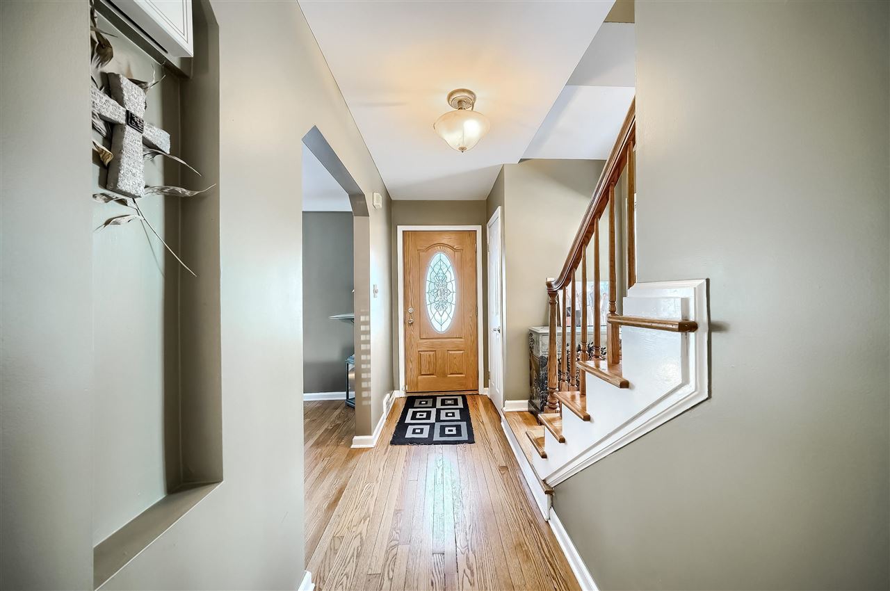 1861 Broadstone Road Grosse Pointe, MI 48236 - Photo 43 of 59 50065770-42.JPG