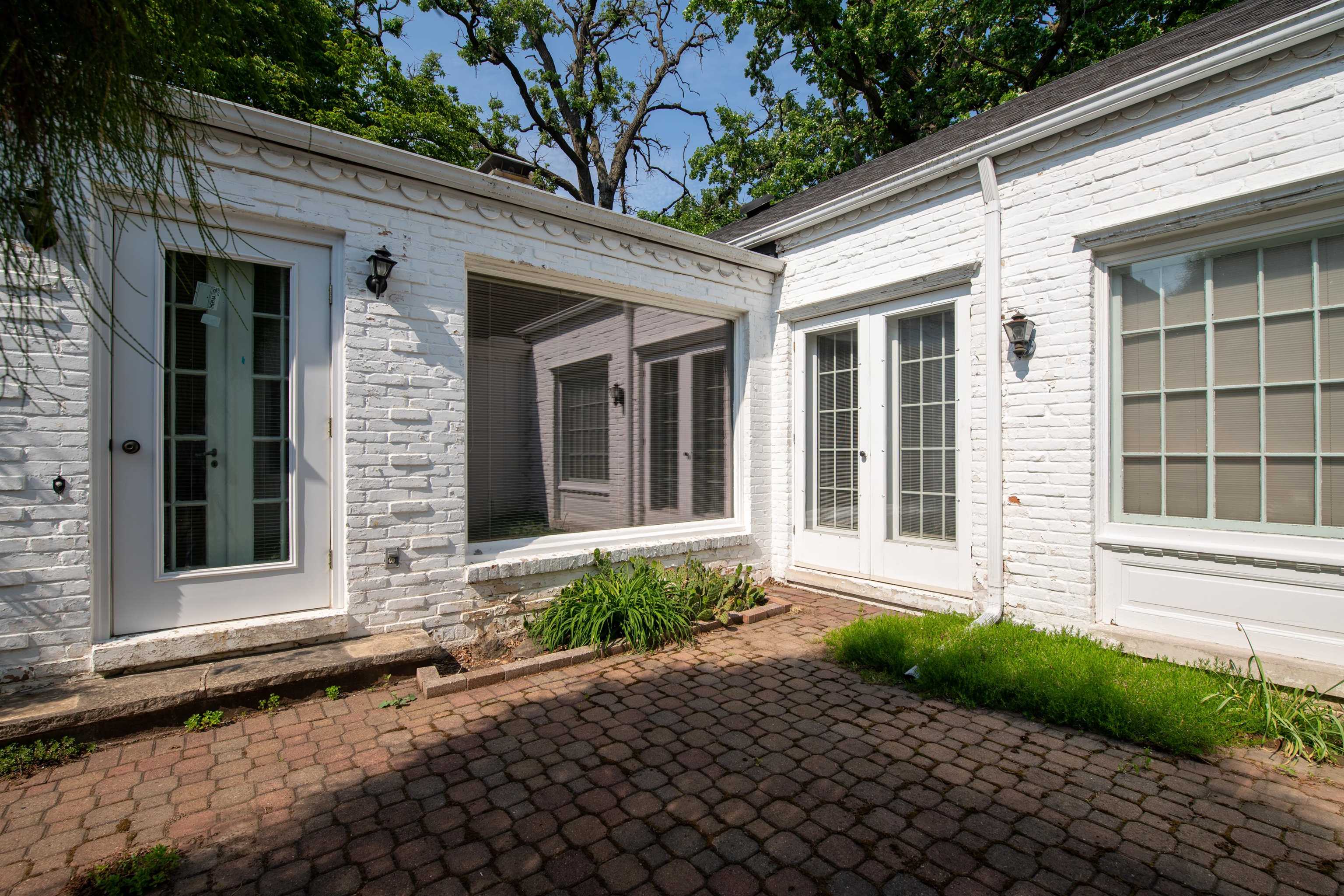 645 Wisconsin Street Oshkosh, WI 54901 - Photo 27 of 33