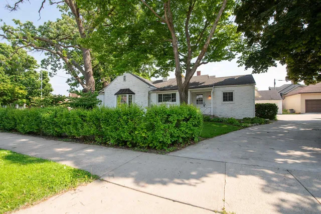$303,000 | 645 Wisconsin Street, Oshkosh, WI 54901