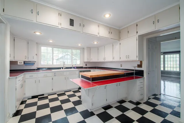 $303,000 | 645 Wisconsin Street, Oshkosh, WI 54901