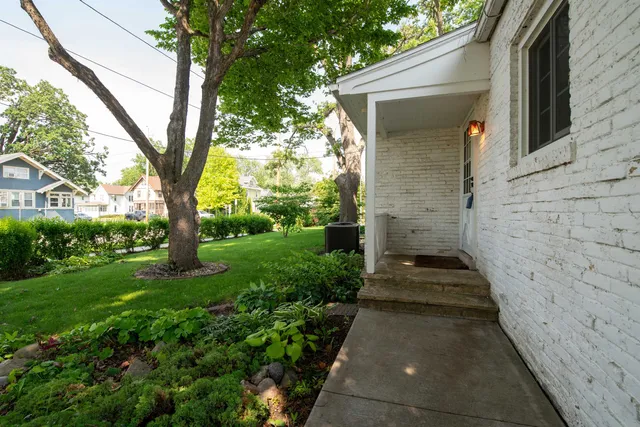 $303,000 | 645 Wisconsin Street, Oshkosh, WI 54901