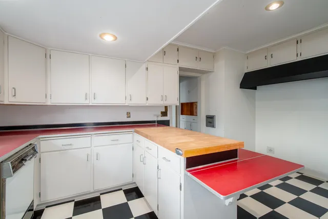 $303,000 | 645 Wisconsin Street, Oshkosh, WI 54901