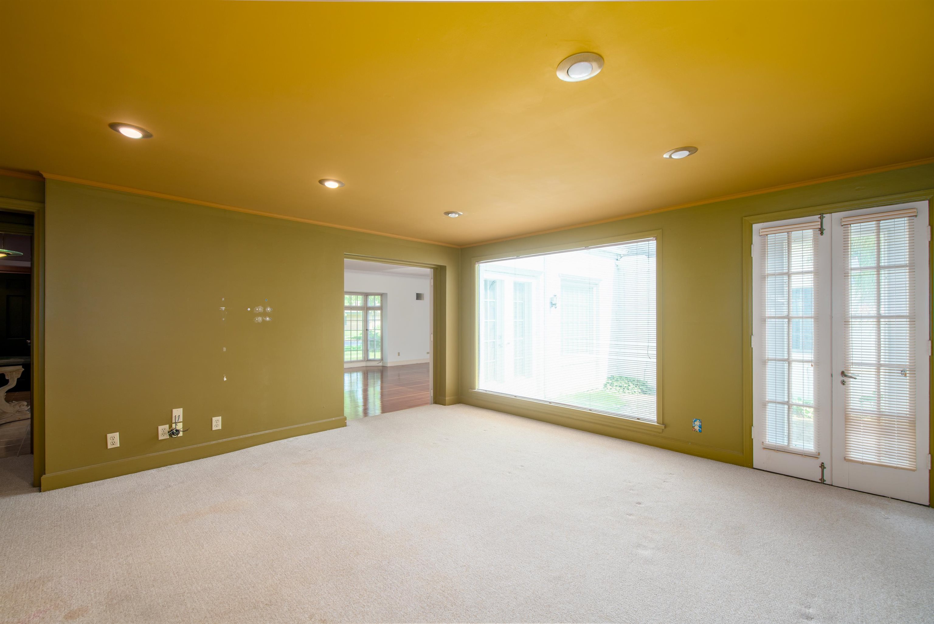 645 Wisconsin Street Oshkosh, WI 54901 - Photo 5 of 33