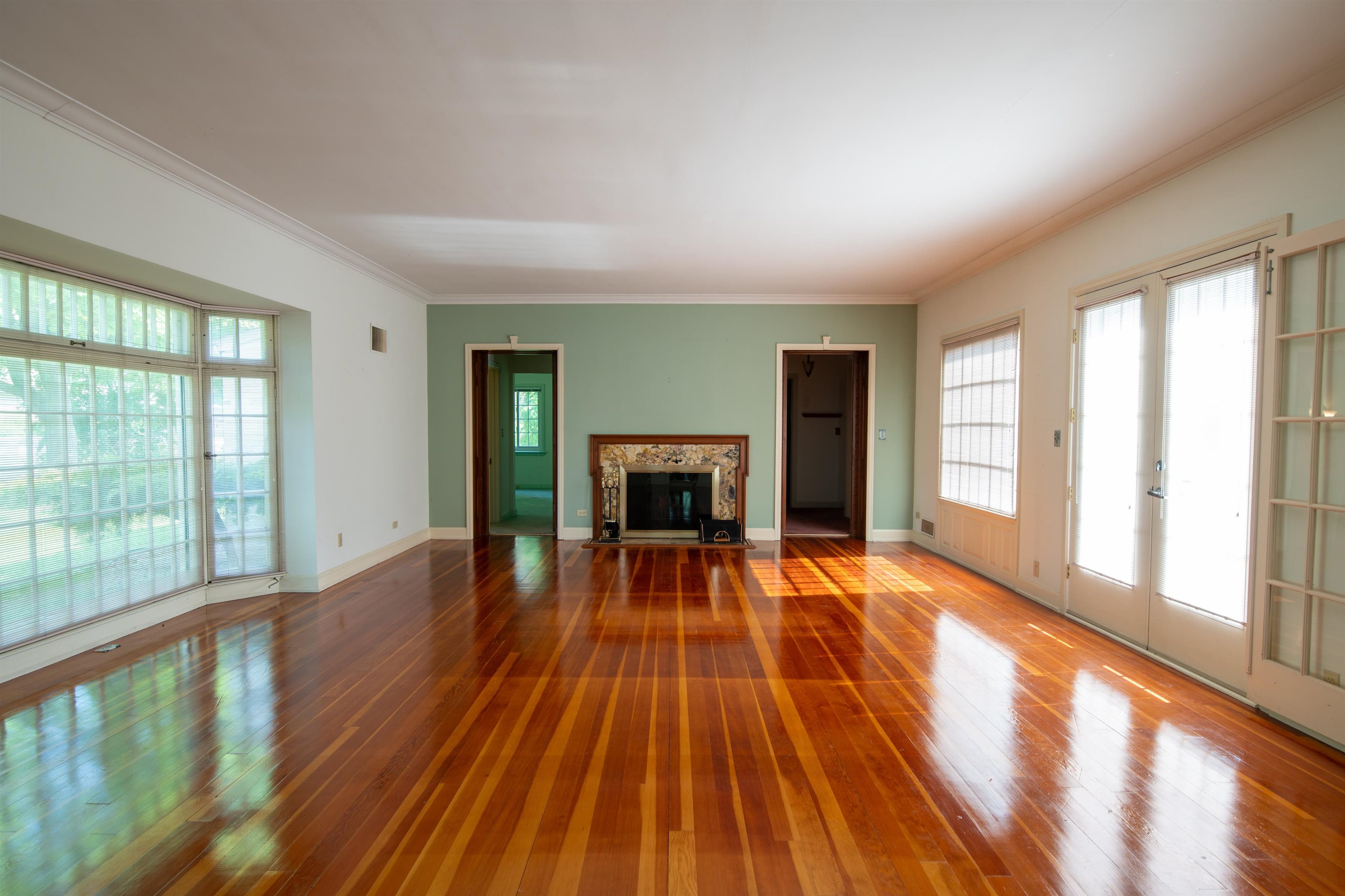 645 Wisconsin Street Oshkosh, WI 54901 - Photo 7 of 33