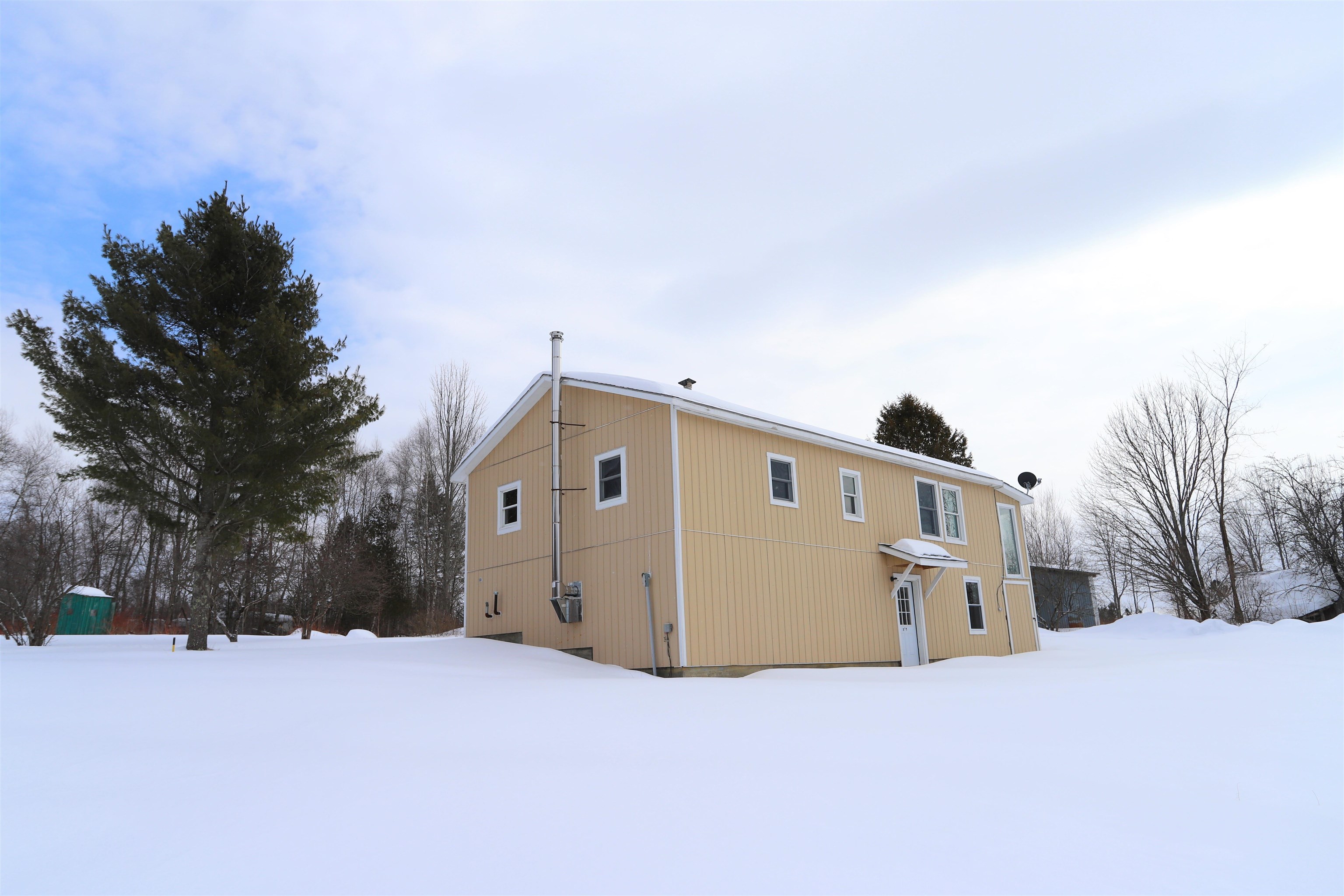 374 Browns Hill Road Newport Town, VT 05855 - Photo 4 of 39