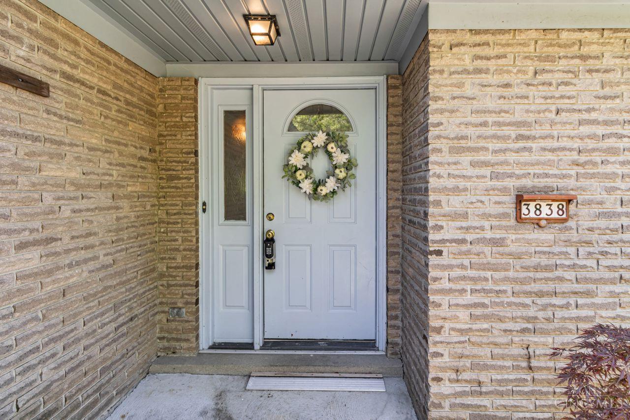 3838 Lincoln Road Cincinnati, OH 45247 - Photo 5 of 57