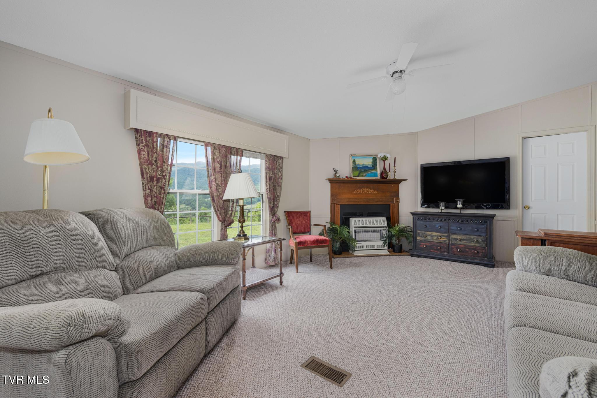 195 Estep Hollow Road Elizabethton, TN 37643 - Photo 48 of 69 IMG_7237
