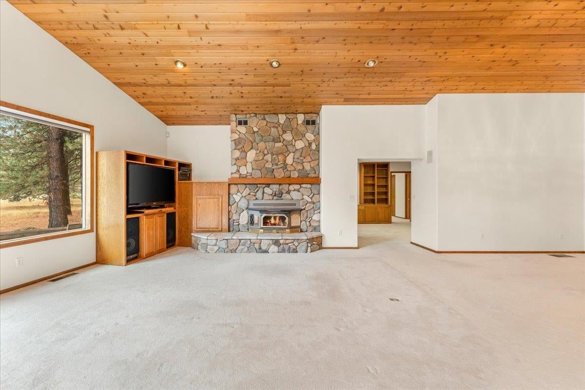 1138 Deetz Road Mount Shasta, CA 96067 - Photo 8 of 49 Gallery Image 8