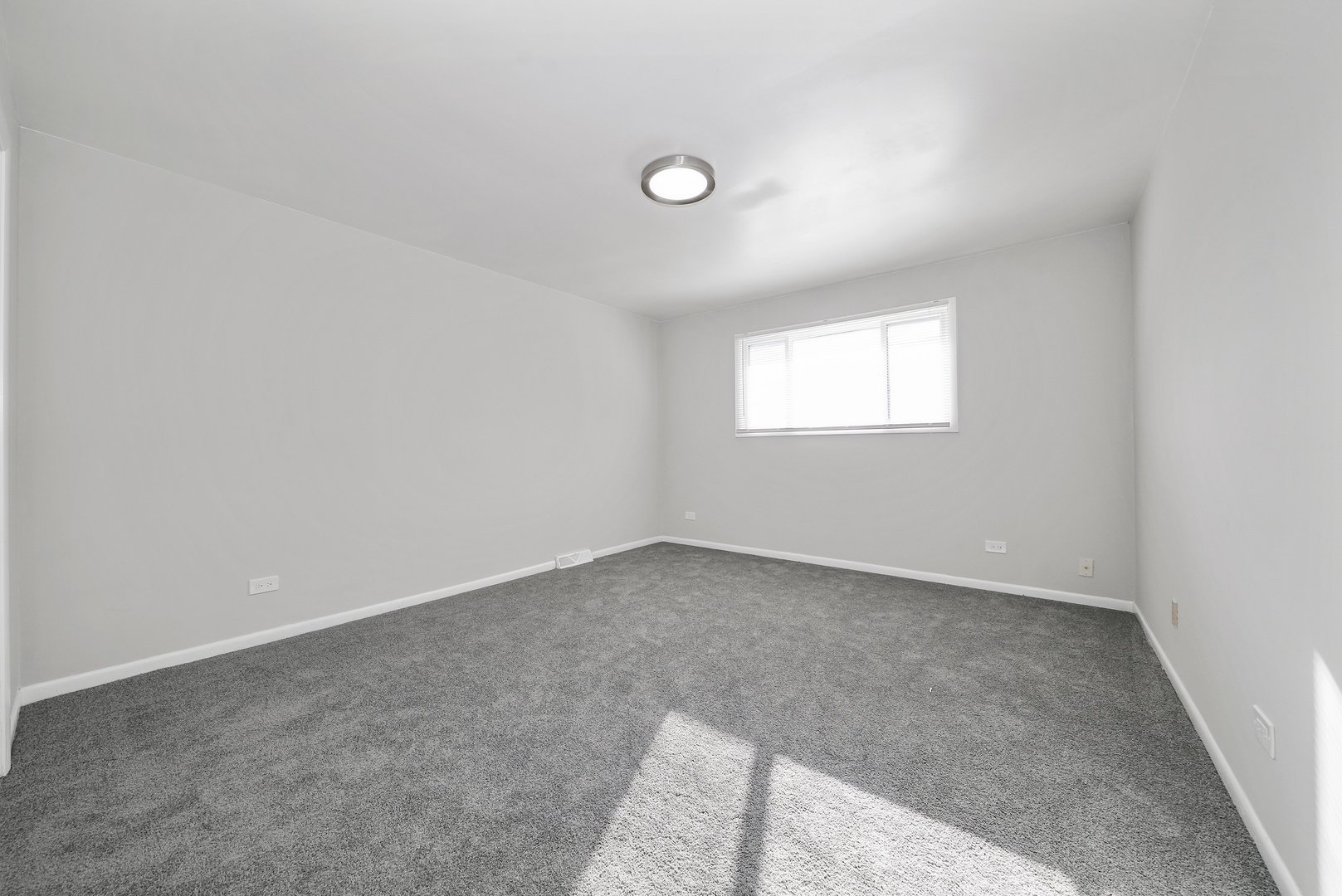 17522 Wright Street Lansing, IL 60438 - Photo 16 of 21 an empty room with a window