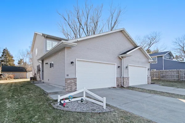 $300,000 | 111 West Thomas Street, Poynette, WI 53955