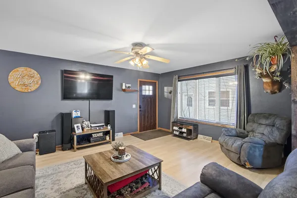 $300,000 | 111 West Thomas Street, Poynette, WI 53955