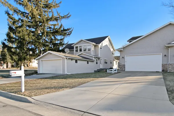 $300,000 | 111 West Thomas Street, Poynette, WI 53955