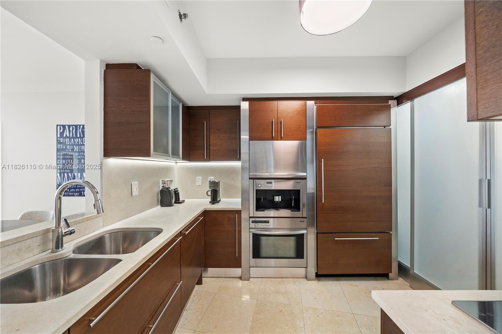 450 Alton Road, Unit 2705 Miami Beach, FL 33139 - Photo 21 of 52