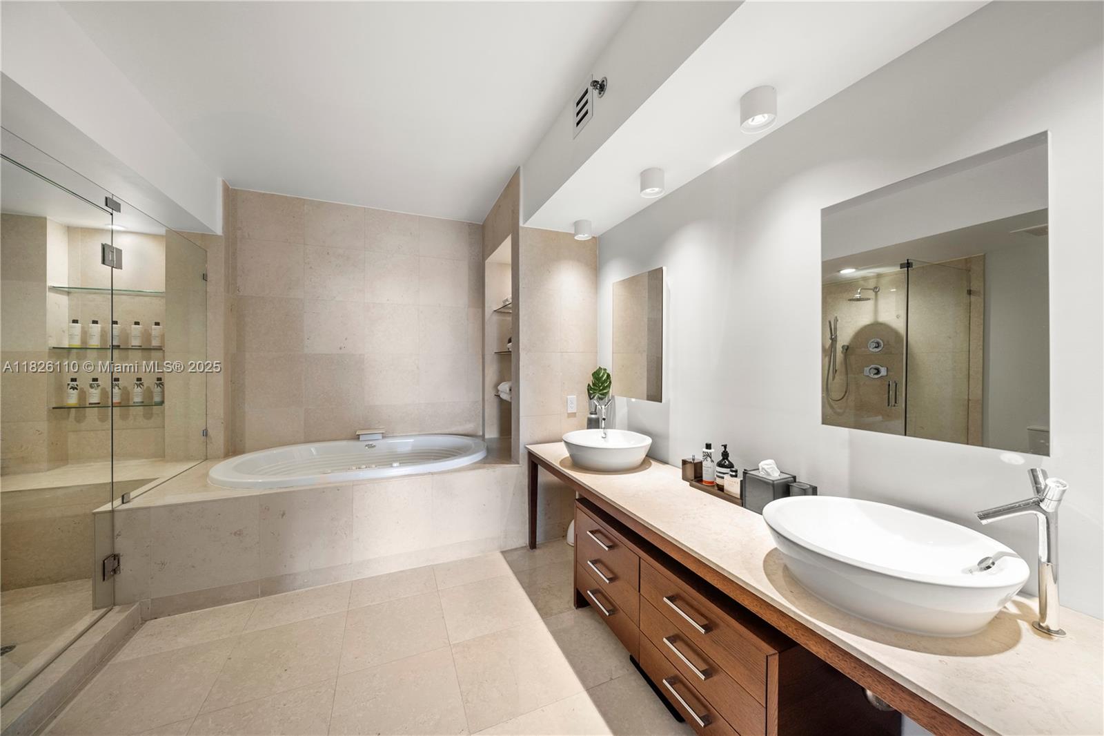 450 Alton Road, Unit 2705 Miami Beach, FL 33139 - Photo 28 of 52