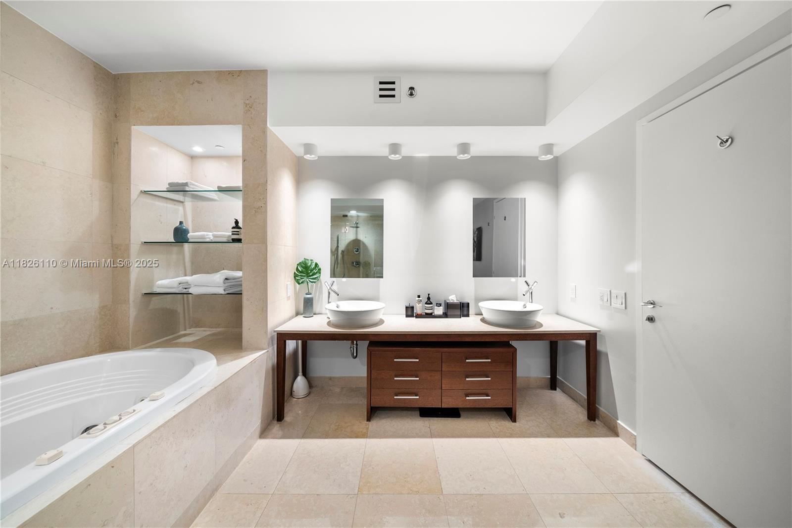 450 Alton Road, Unit 2705 Miami Beach, FL 33139 - Photo 31 of 52