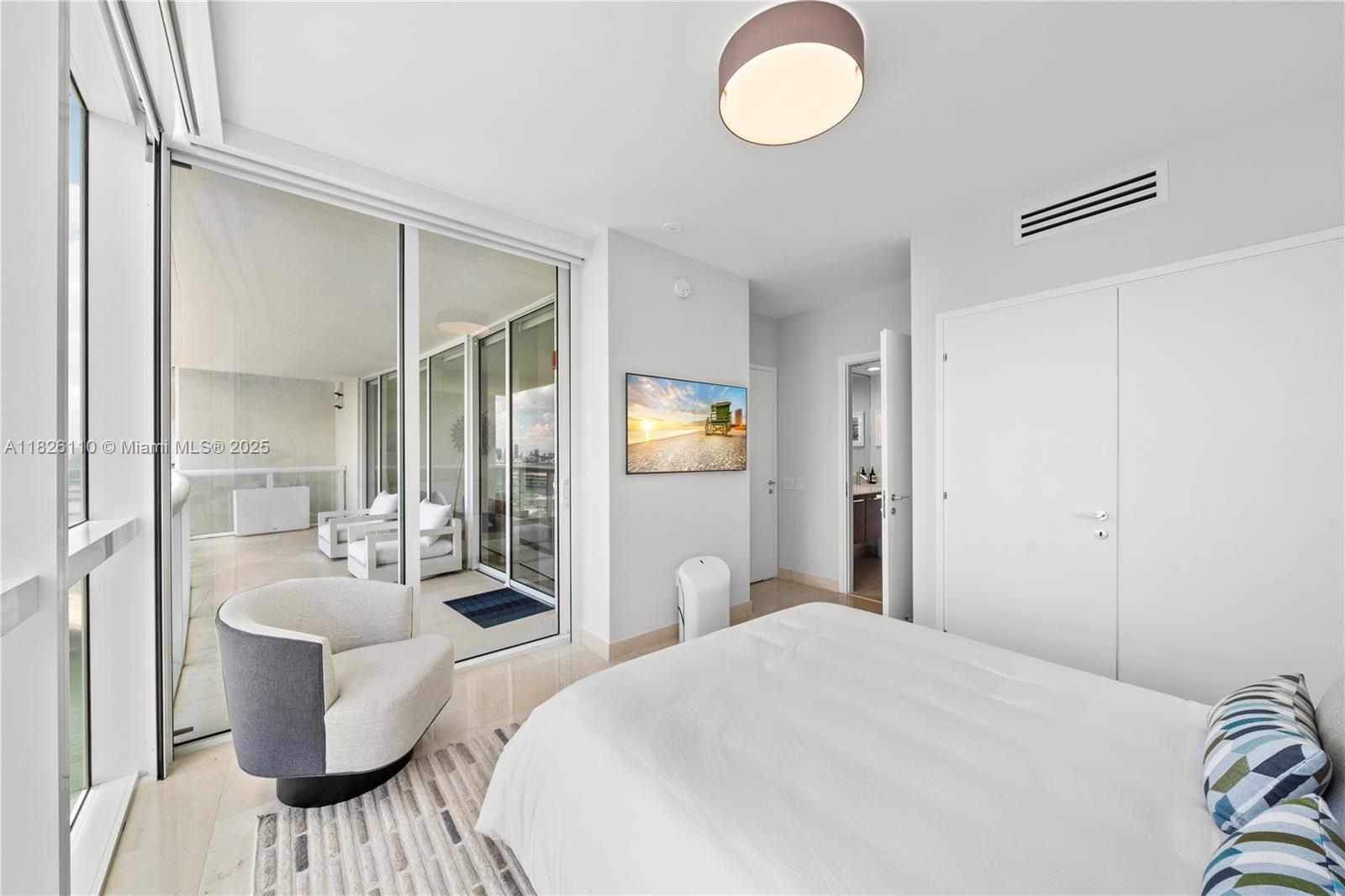 450 Alton Road, Unit 2705 Miami Beach, FL 33139 - Photo 35 of 52