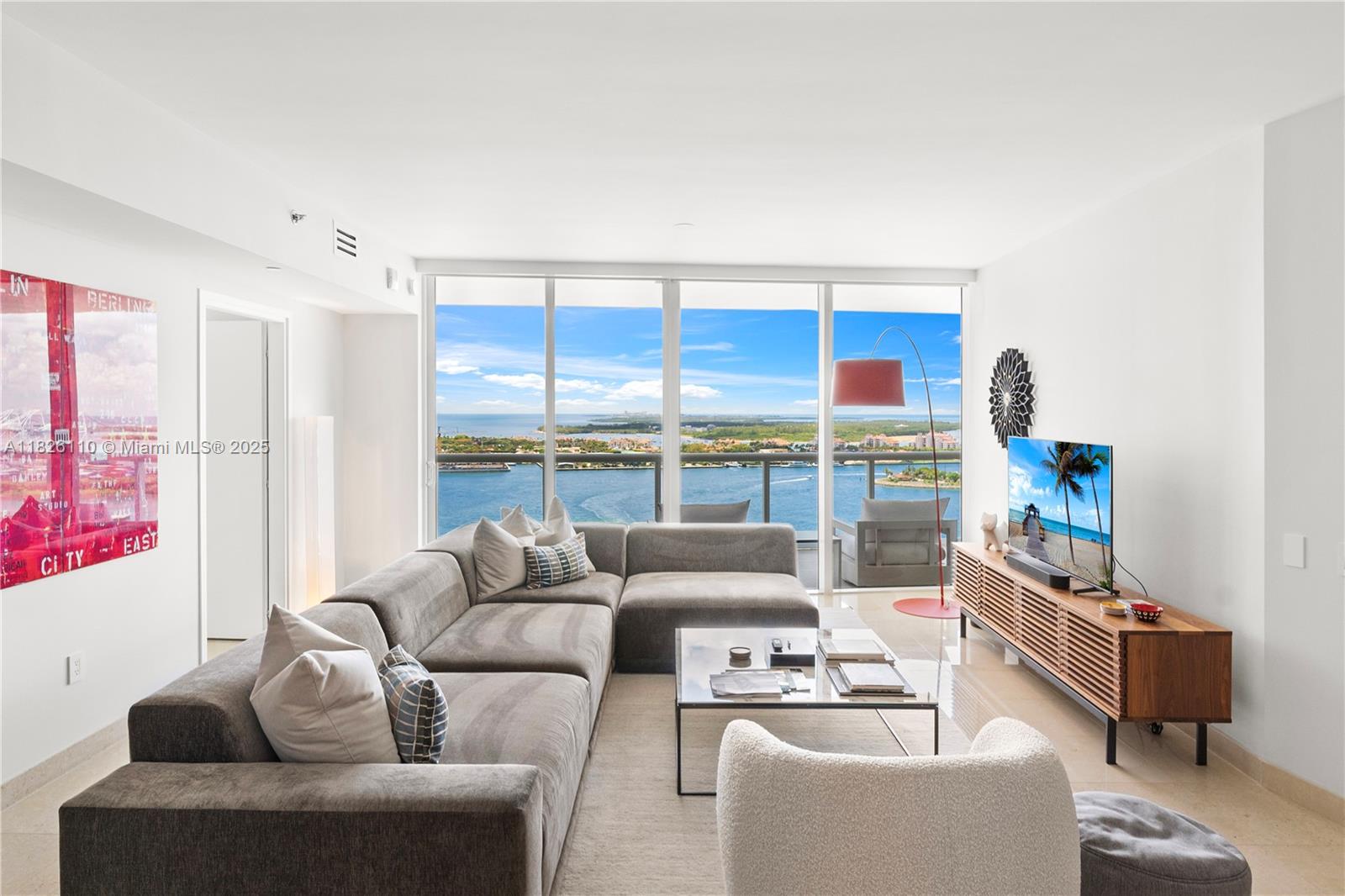 450 Alton Road, Unit 2705 Miami Beach, FL 33139 - Photo 4 of 52