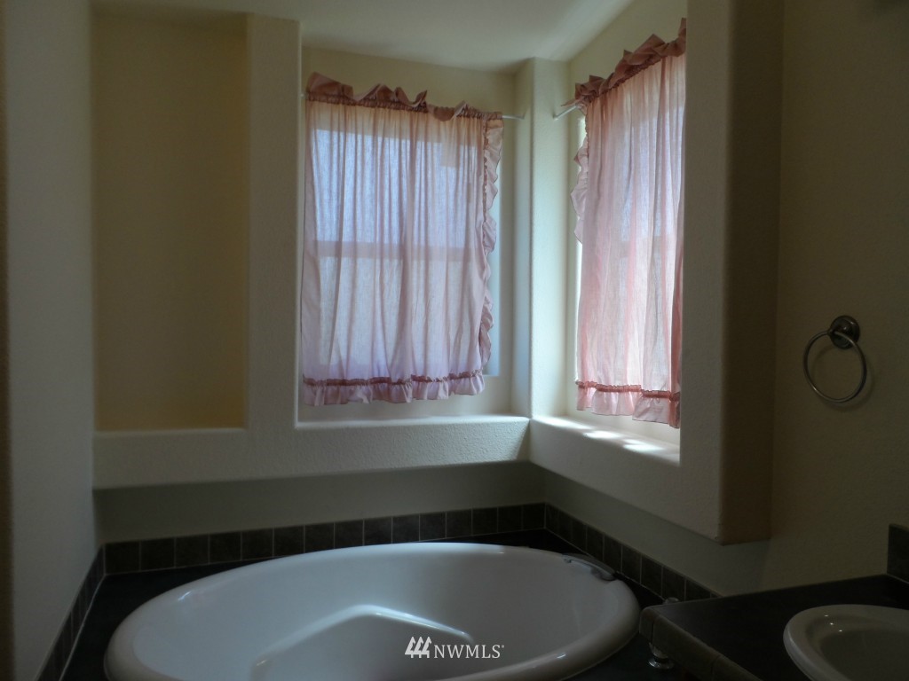 4340 Southeast Bloomfield Road Shelton, WA 98584 - Photo 6 of 9 Gallery Image 6