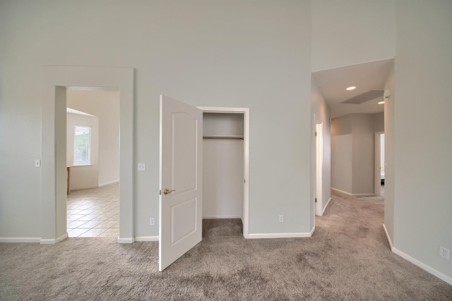 6250 Bluff View Road Copperopolis, CA 95228 - Photo 24 of 76 an empty room with closet and a bathroom