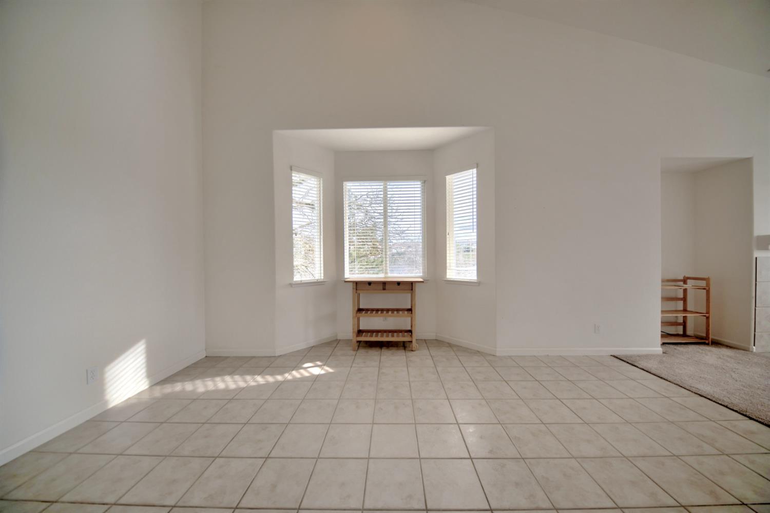 6250 Bluff View Road Copperopolis, CA 95228 - Photo 34 of 76 an empty room with windows