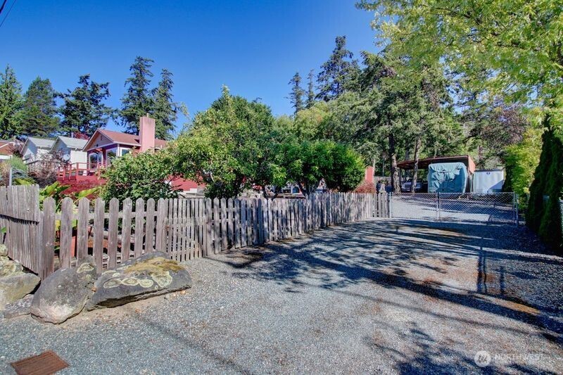 13210 Satterlee Road Anacortes, WA 98221 - Photo 27 of 35