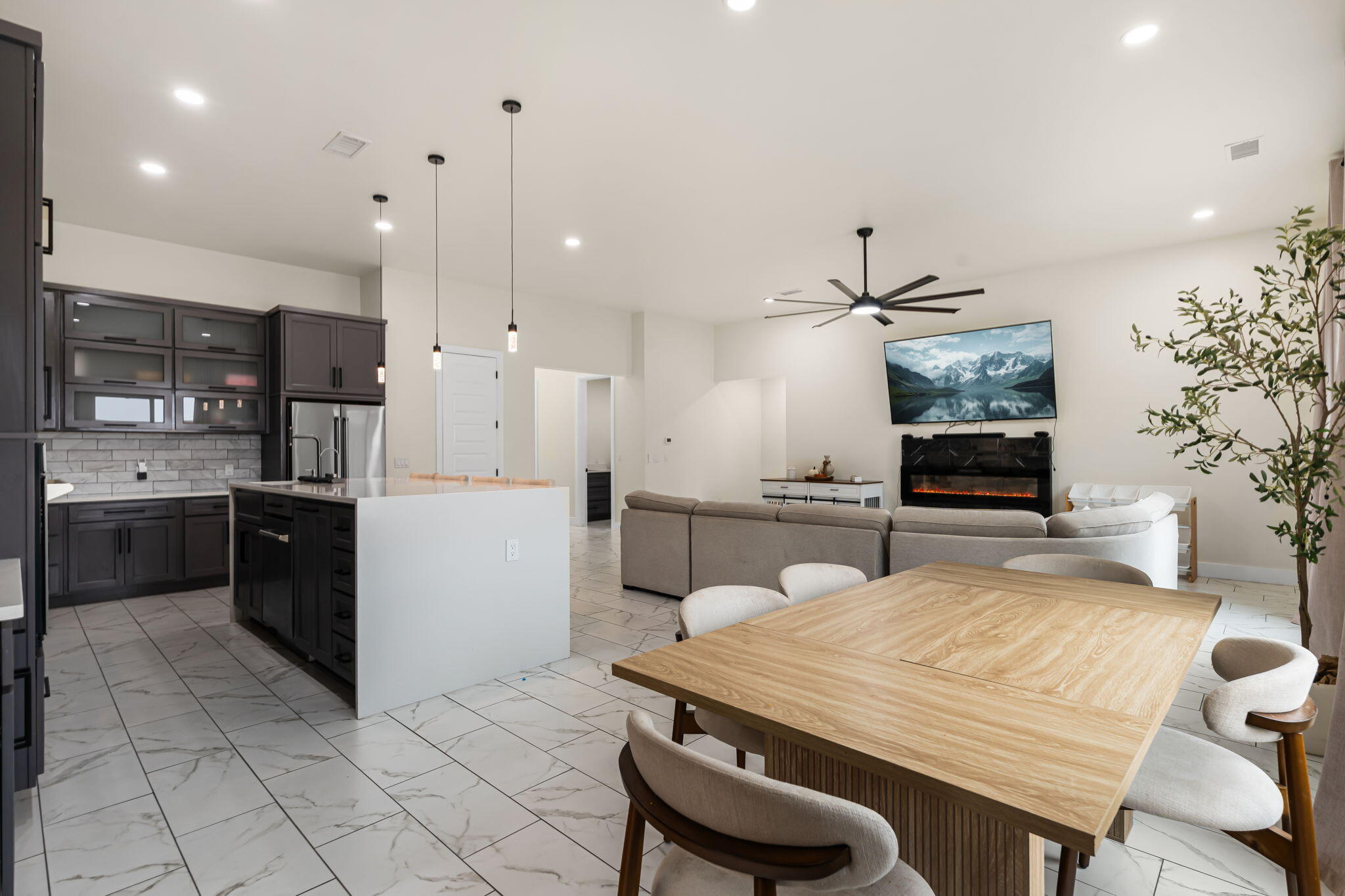 825 3rd Street Northeast Rio Rancho, NM 87124 - Photo 17 of 39 Gallery Image 17