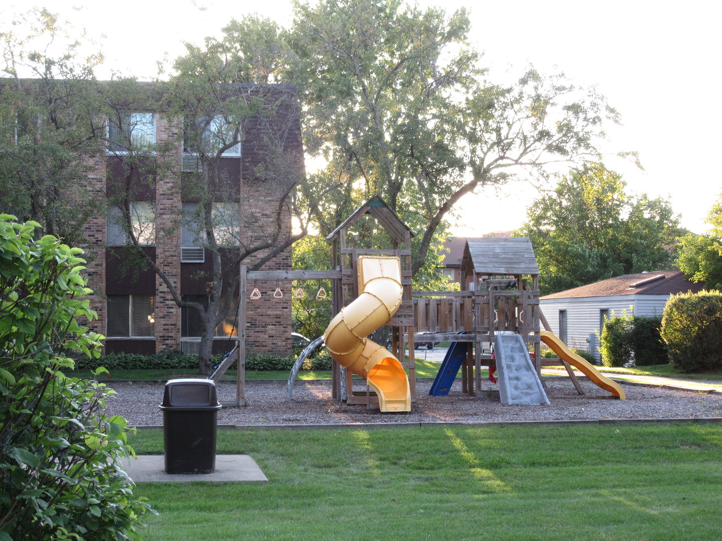 918 East Old Willow Road, Unit 102 Prospect Heights, IL 60070 - Photo 3 of 35