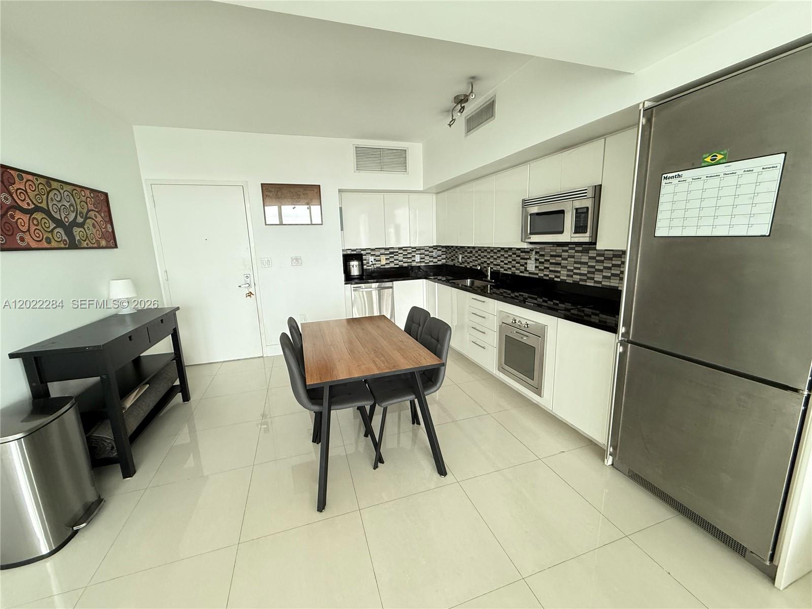 92 Southwest 3rd Street, Unit 3709 Miami, FL 33130 - Photo 7 of 22