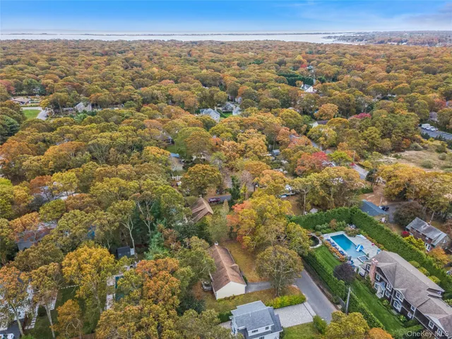 $825,000 | 9 Shinnecock Avenue, East Quogue, NY 11942