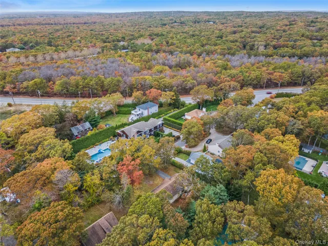 $825,000 | 9 Shinnecock Avenue, East Quogue, NY 11942