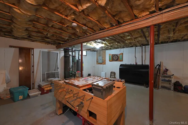 $825,000 | 9 Shinnecock Avenue, East Quogue, NY 11942